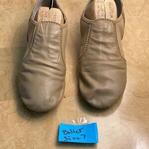 Tan Ballet Shoes Size 7